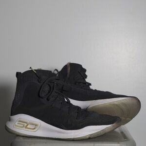 Under Armour Curry 4 "More Dimes" - Size 10.5 - Black and White